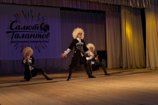 Танцевальный коллектив «Азарт» из Вологодской области стал обладателем Гран-при творческого фестиваля «Морозные узоры»